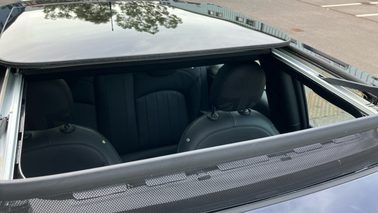 MINI Hatchback 135kW Cooper S Level 3 33kWh 3dr Auto Electric Hatchback